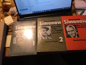 GESAMTAUSGABE ROMANTRILOGIE: ''KONSTATIN SIMONOV'' (SIMONOW) Band 1: "Die Lebenden und die Toten", Band 2: "Man wird nicht als Soldat geboren", Band 3 […]