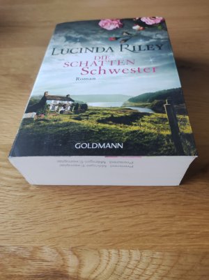 gebrauchtes Buch – Lucinda Riley – Die Schattenschwester:  Die sieben Schwestern, Band 3  (Roman)