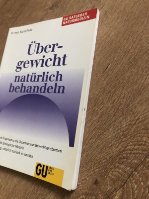 gebrauchtes Buch – Sigrid Flade – Übergewicht natürlich behandeln