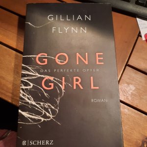 gebrauchtes Buch – Gillian Flynn – Gone Girl - Das perfekte Opfer