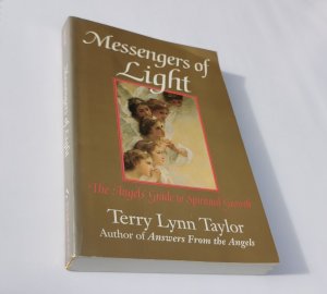 gebrauchtes Buch – Terry Lynn Taylor – Messengers of Light - The Angels' Guide to Spiritual Growth