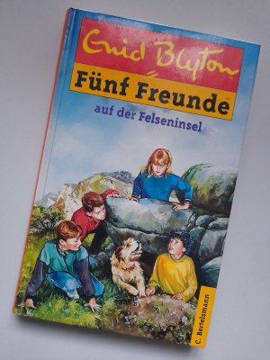 gebrauchtes Buch – Enid Blyton – Fünf Freunde auf der Felseninsel (Band 6)