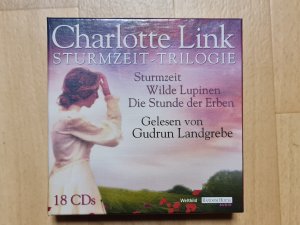 gebrauchtes Hörbuch – Charlotte Link – STURMZEIT-TRILOGIE 18 Audio-CDs 1. Sturmzeit, 2. Wilde Lupinen, 3. Die Stunde der Erben