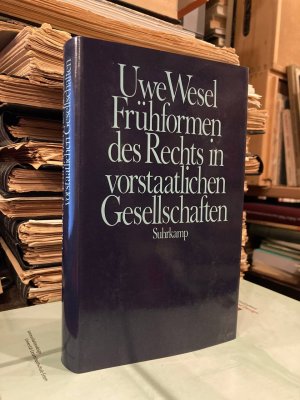 Frühformen des Rechts in vorstaatlichen Gesellschaften: Umrisse einer Frühgeschichte des Rechts bei Sammlern und Jägern und akephalen Ackerbauern und […]