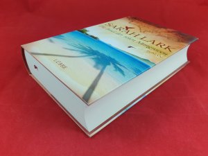 gebrauchtes Buch – Sarah Lark – Die Insel der roten Mangroven: Roman