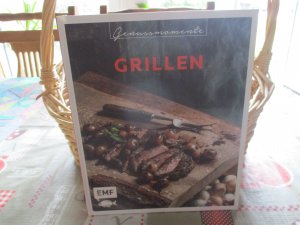 gebrauchtes Buch – Genussmomente: Grillen - WIE NEU! -