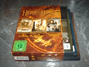 Der Herr der Ringe - Die Spielfilm Triologie ( 3 Filme in einer Box )