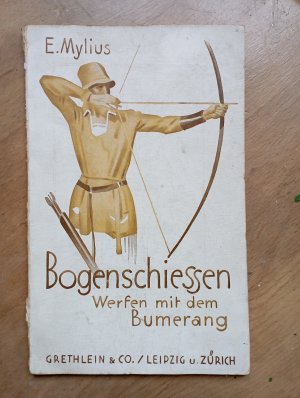 Bogenschiessen. Werfen mit dem Bummerang