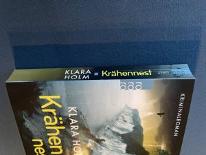 gebrauchtes Buch – Klara Holm – Krähennest