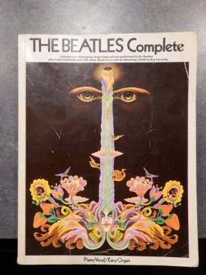 The Beatles Complete. Piano Vocal / Easy Organ. - Contains just about every song composed and performed by the Beatles plus original photographs, full […]