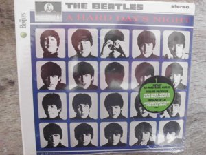 gebrauchter Tonträger – The Beatles – A Hard Days Night / 2009 Newly Remastered Audio, Deluxe Package, New Liner Notes and Rare Photographs, Enhanced CD: Mini Documentary for Mac or PC