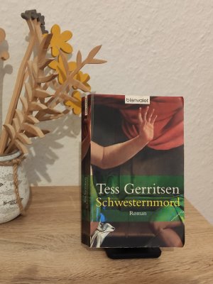 gebrauchtes Buch – Tess Gerritsen – Schwesternmord - Ein Rizzoli-&-Isles-Thriller