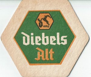 gebrauchtes Buch – Bierdeckel: Diebels Alt - eckiger Deckel mit Aufschrift: Das freundliche Alt für einen freundlichen Alttag