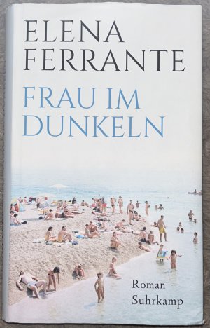 gebrauchtes Buch – Elena Ferrante – Frau im Dunkeln