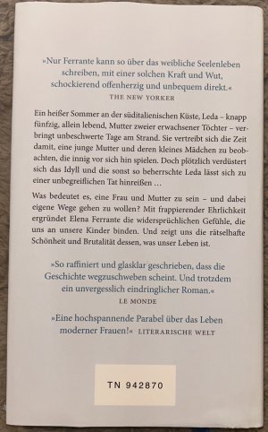 gebrauchtes Buch – Elena Ferrante – Frau im Dunkeln