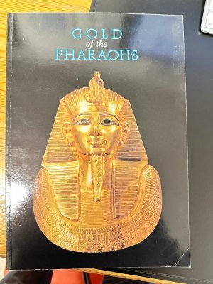 gebrauchtes Buch – City of Edinburgh Museums and Art Galleries  – Gold of the Pharaohs