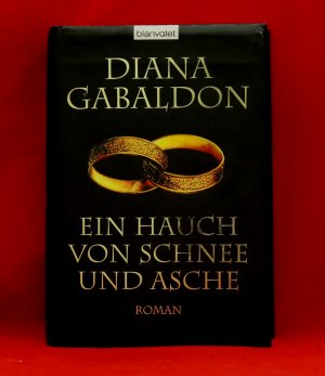 gebrauchtes Buch – Diana Gabaldon – Ein Hauch von Schnee und Asche