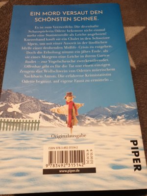 gebrauchtes Buch – Ladina Bordoli – Der Tod lässt kein Schwein kalt - Kriminalroman | Liebenswert komischer Cosy Crime in den schweizer Alpen