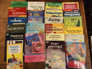 Konvolut Sammlung 22 Bastelbücher zusammen: Wollreste / Wir basteln Stofftiere / Gepresste Naturschönheiten / Bäumchen / Patchwork / Grüße vom Klapperstorch […]