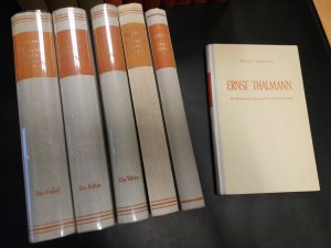 Werke / Werkauswahl von 6 ähnlich ausgestatteten Bänden: 1 bis 3) Trilogie: Verwandte und Bekannte (komplett). Teilband 1) Die Väter. 2) Die Söhne. 3) […]