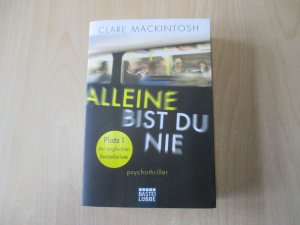 gebrauchtes Buch – Clare Mackintosh – Alleine bist du nie