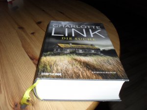 gebrauchtes Buch – Charlotte Link – Die Suche     Kriminalroman      (  mit     Schutzumschlag             )