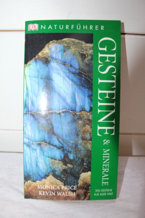 gebrauchtes Buch – Price, Monica; Walsh – Gesteine und Minerale