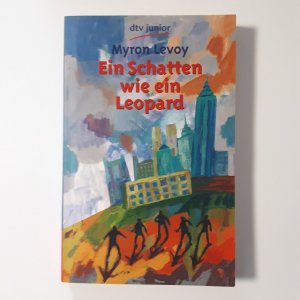 gebrauchtes Buch – Myron Levoy – Ein Schatten wie ein Leopard