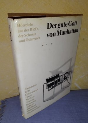 gebrauchtes Buch – Auswahl und Nachwort: Lutz Volke – Der gute Gott von Manhattan : Hörspiele aus der BRD, der Schweiz und Österreich