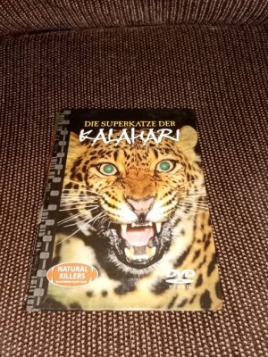 Die Superkatze der Kalahari. Natural killers - Raubtiere ganz nahe. DVD mit Begleitbuch.