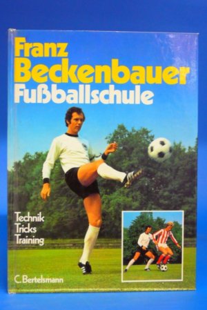 Fußballschule. Technik-Tricks-Training.