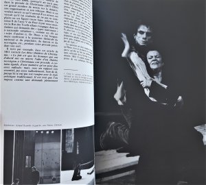 gebrauchtes Buch – Ibsen, Henrik / Chéreau – Ibsen: Peer Gynt. Matériaux, documents et commentaires. Texte intégral de la pièce. Spectacle créé au T. N. P., Villeurbanne 1981 [Programmbuch mit Signatur von Patrice Chéreau]