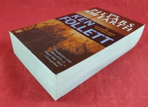 gebrauchtes Buch – Ken Follett – The Pillars of the Earth