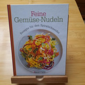 gebrauchtes Buch – Feine Gemüse-Nudeln - Rezepte für den Spiralschneider