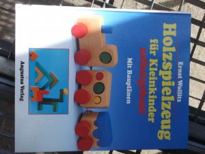 Holzspielzeug für Kleinkinder selbst gebaut. Holzspielzeug erobert die Kinderzimmer zurück!  Kindgerechte Modelle von der Greifphase bis 6 Jahre Logische Formen, pädagogisch wertvoll  Einfache Spielfunktionen mit Schritt-für-Schritt-Anleitungen und...