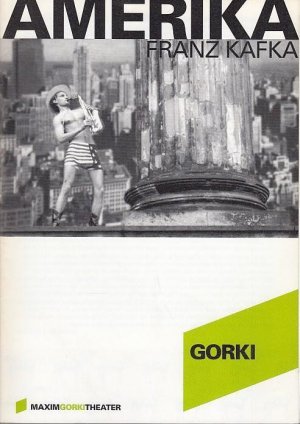 gebrauchtes Buch – Maxim Gorki Theater Berlin – Amerika. Fassung v. Stephan Müller u.Remsi Al Khalisi.   Spielzeit 2003 /2004.  Intendant  Volker Hesse. Regie  Stephan Müller.    Musik Gerd Bessler.      Bühne / Kostüme EstherBialas.   Dramaturgie Remsi Al Khalisi.  Darsteller  Felix Rech / Rainer Kühn / Thomas Bischofberger / H.-J.Wagner / Jewgeni Sitochin u.a.