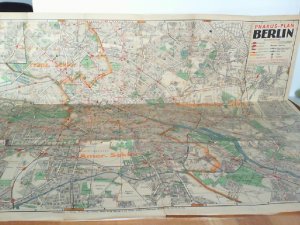 PHARUS-PLAN BERLIN N 54. Stadtplan von Februar 1953. Mit den vier Besatzungssektoren: Demokratischer Sektor, Amerikanischer Sektor, Britischer Sektor […]