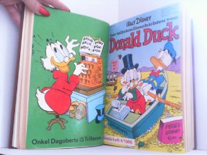 17 verschiedene Walt Disney Hefte in einem Buch: Micky Maus. Nr. 1 - 1951 (Nachdruck) ; Donald Duck Sonderheft II / 1965 ; Donald Duck Sonderheft 4/1966 […]