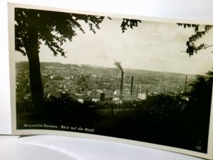 antiquarisches Buch – Wuppertal - Barmen. Blick auf die Stadt. Alte Ansichtskarte / Postkarte s/w, ungel. datiert 1931. Panoramablick über die Industriegebiet, Stadt und das Umland.