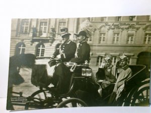 antiquarisches Buch – Militaria. Prinz August Wilhelm v. Preussen und Prinz Oskar von Preussen. Alte Ansichtskarte / Postkarte s/w, ungel. 1908. Die Prinzen in einer Kutsche. Adel, Monarchie, Kaiserzeit.