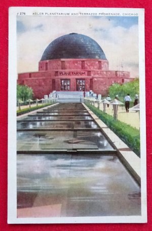 antiquarisches Buch – Ansichtskarte AK Adler Planetarium and Terrazzo Promenade, Chicago