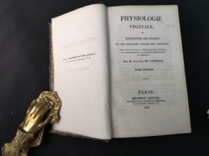 Physiologie végétale, ou exposition des forces et des fonctions vitales des végétaux, pour servir de suite a l