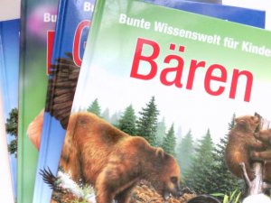 Bären - Greifvögel - Hunde - Bäume : 4 Bände. Bunte Wissenswelt für Kinder. Die schönsten Abb. als Sammelkarten zum Ausschneiden!