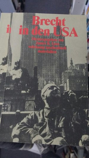 gebrauchtes Buch – Bertolt Brecht - Lyon – Brecht in den USA. Übers. der Dokumente aus dem Engl. von Jane Walling und Fritz Wefelmeyer, Suhrkamp-Taschenbuch ; 2085.