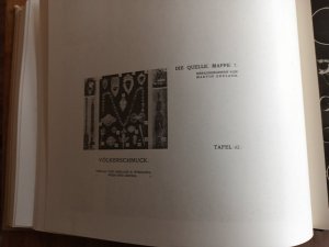 Völkerschmuck / mit besonderer Berücksichtigung des metallischen Schmuckes nebst Einführungen und Erläuterungen