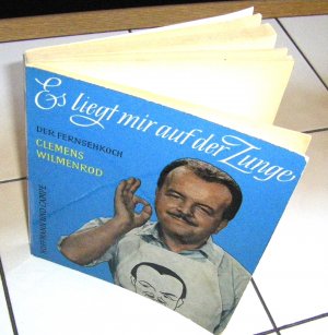 ES LIEGT MIR AUF DER ZUNGE-DER 1.FERNSEHKOCH-CLEMENS WILMENROD-5.AUFLAGE-aus 1954-BUCH IST 70 JAHRE ALT-!!!!!!