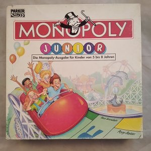 PARKER 14540100: Monopoly Junior (ältere Version)[Kinderspiel]. Achtung: Nicht geeignet für Kinder unter 3 Jahren.