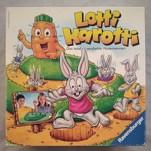 gebrauchtes Spiel – Kinetic und Ian Steven – Lotti Karotti: Das total verdrehte Hasenrennen (ältere Version mit 24 Spielkarten)[Kinderspiel]. Achtung: Nicht geeignet für Kinder unter 3 Jahren.