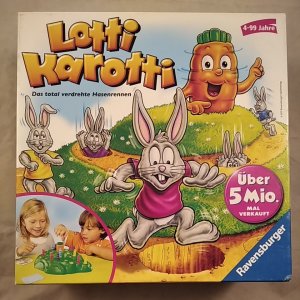 gebrauchtes Spiel – Kinetic und Ian Steven – Lotti Karotti: Das total verdrehte Hasenrennen (48 Spielkarten)[Kinderspiel]. Achtung: Nicht geeignet für Kinder unter 3 Jahren.