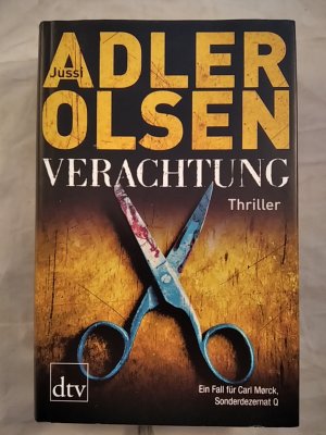 gebrauchtes Buch – Jussi Adler-Olsen – Verachtung. Ein Fall für Carl Mørck, Sonderdezernat Q.